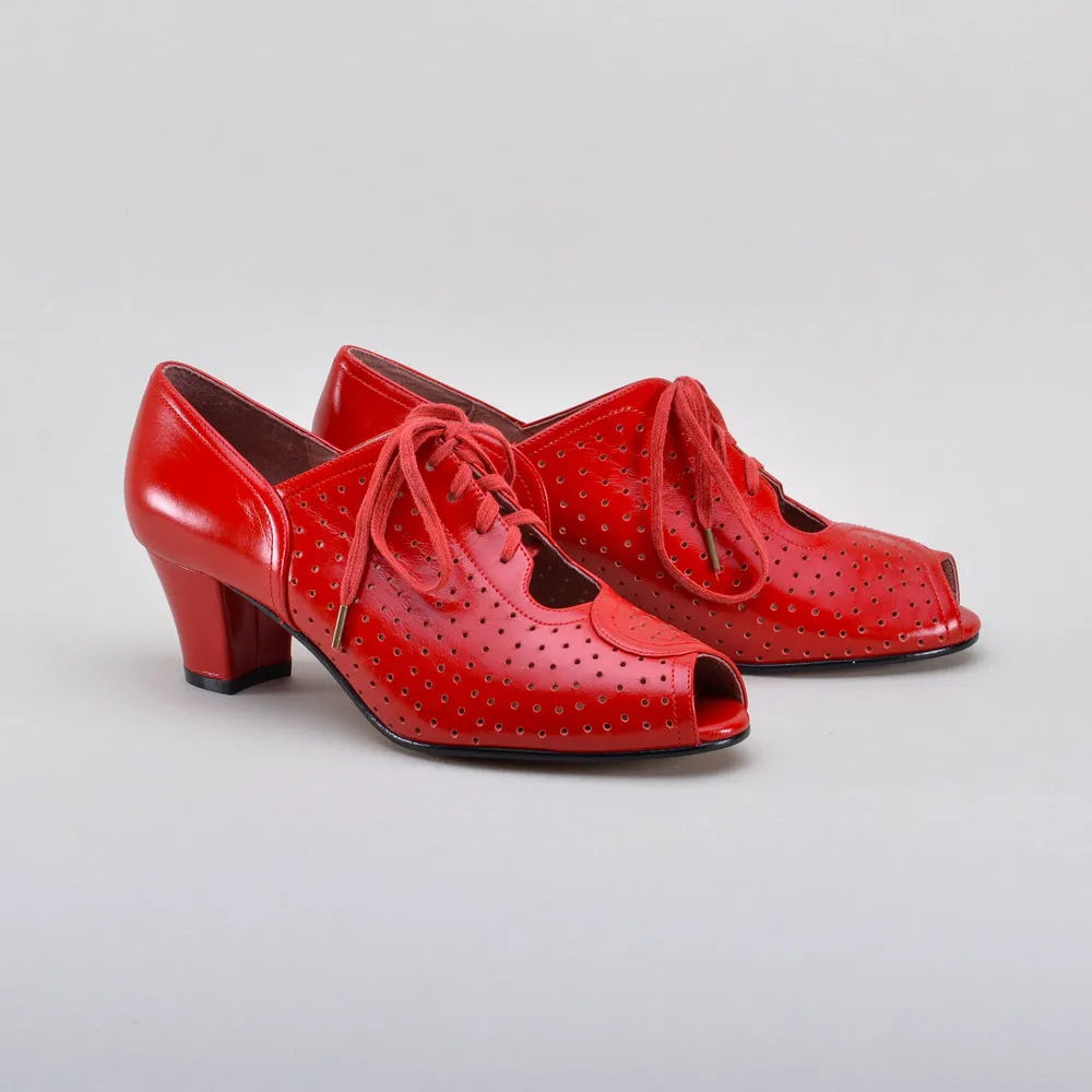 Jenny Women’s Vintage Oxfords (Cherry Red)