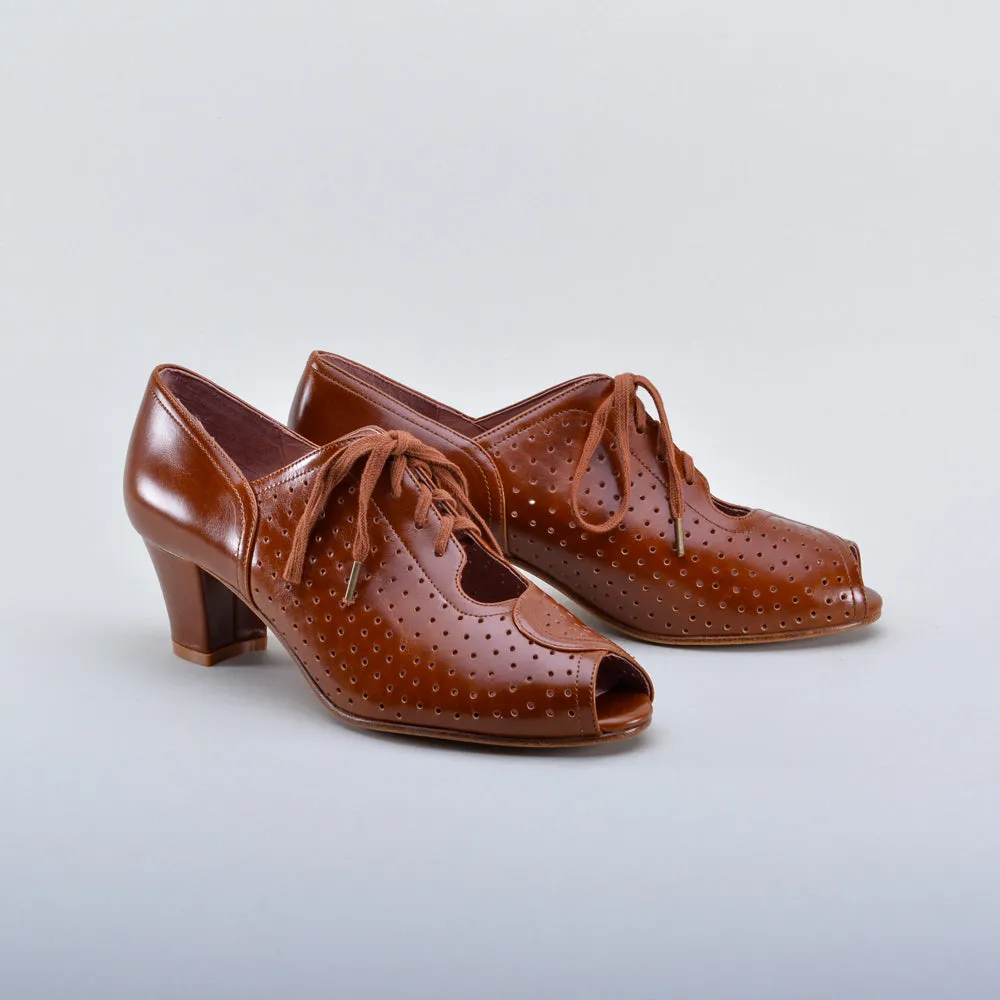 Jenny Women’s Vintage Oxfords (Chestnut Brown)