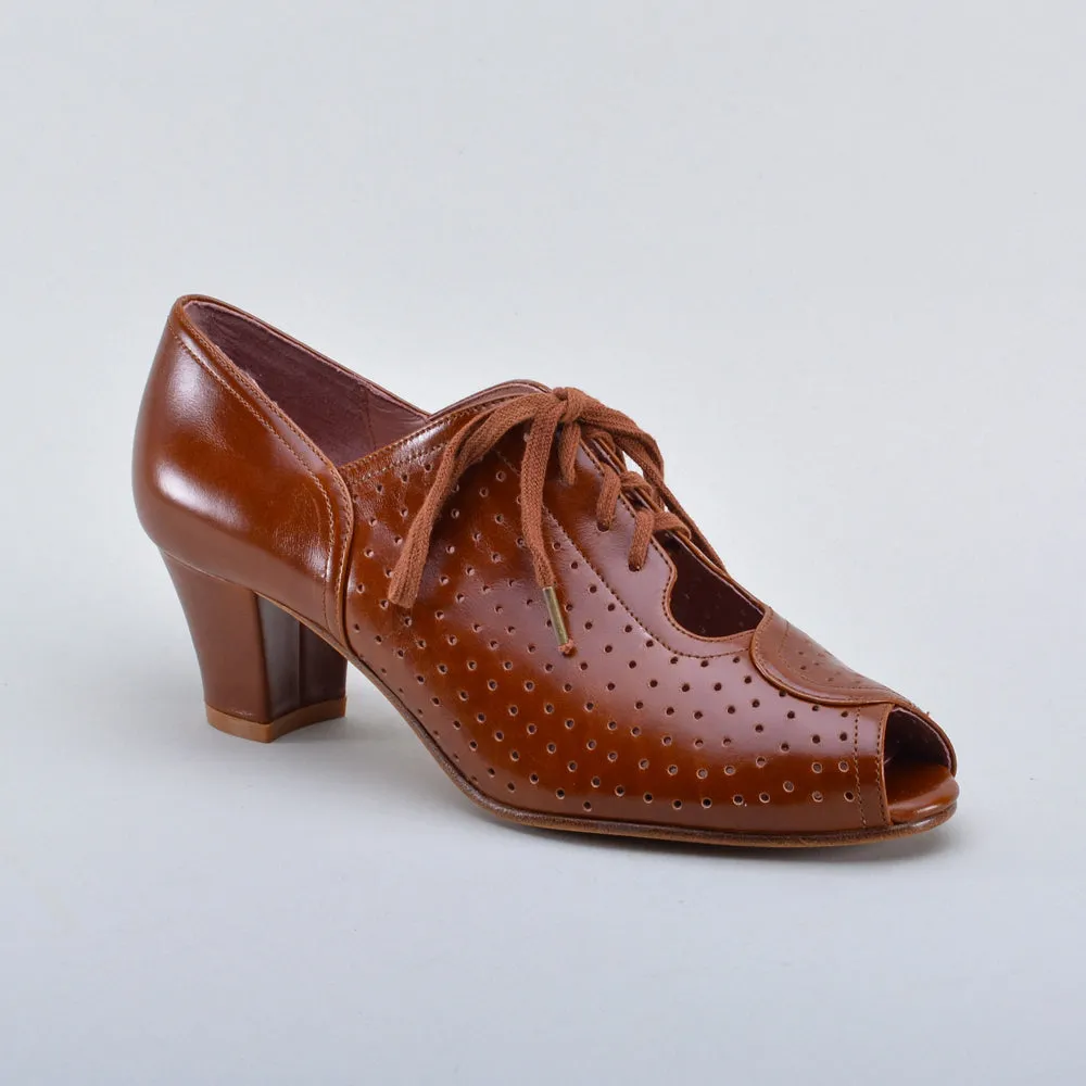 Jenny Women’s Vintage Oxfords (Chestnut Brown)