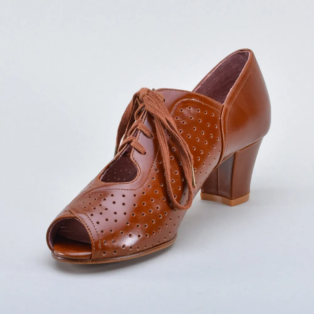 Jenny Women’s Vintage Oxfords (Chestnut Brown)