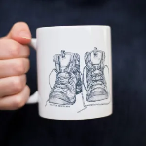 Solvitur Ambulando Modern Walking Boots Mug