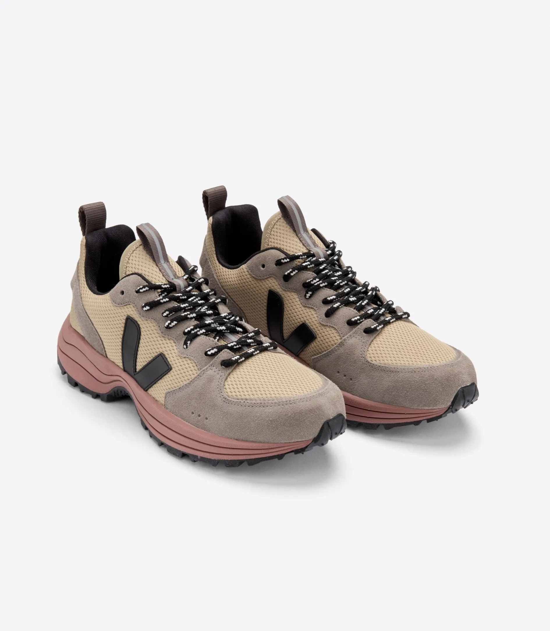 VEJA Venturi Alveomesh Dune Black