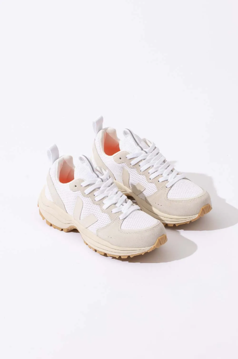 Veja Venturi - White Pierra Natural